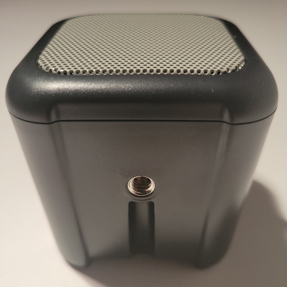 NEW MINI WATERPROOF IP57 OUTDOOR BLUETOOTH SPEAKER SPEAKERPHONE GRAY NIB! - Picture 5 of 8